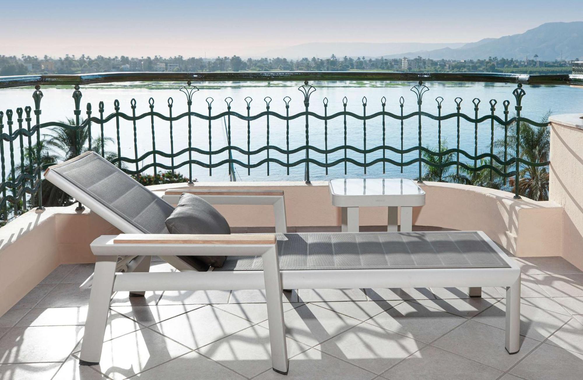 Steigenberger Nile Palace Luxor - Convention Center Bagian luar foto A solar water heater