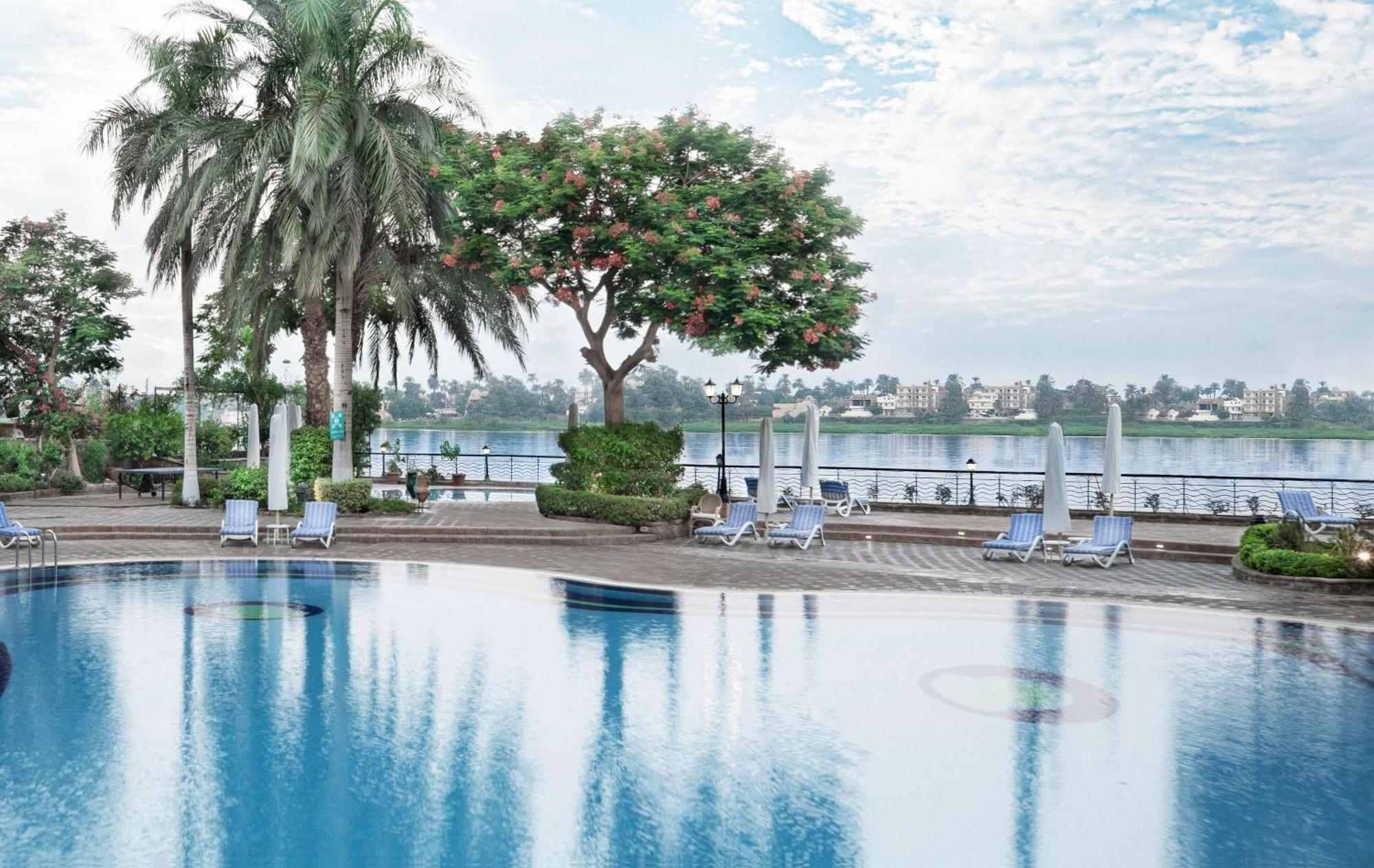 Steigenberger Nile Palace Luxor - Convention Center Bagian luar foto The Nile view from the hotel