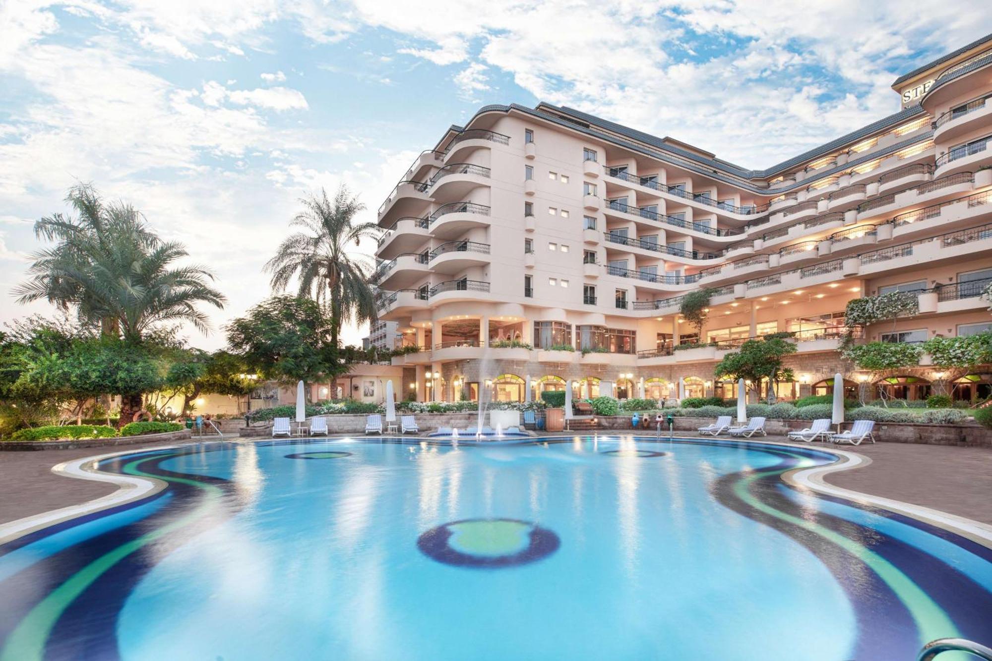 Steigenberger Nile Palace Luxor - Convention Center Bagian luar foto The Royal